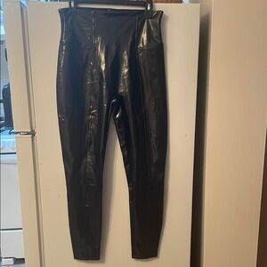 SPANX Size Large Shiny Black Legging Pants Like New